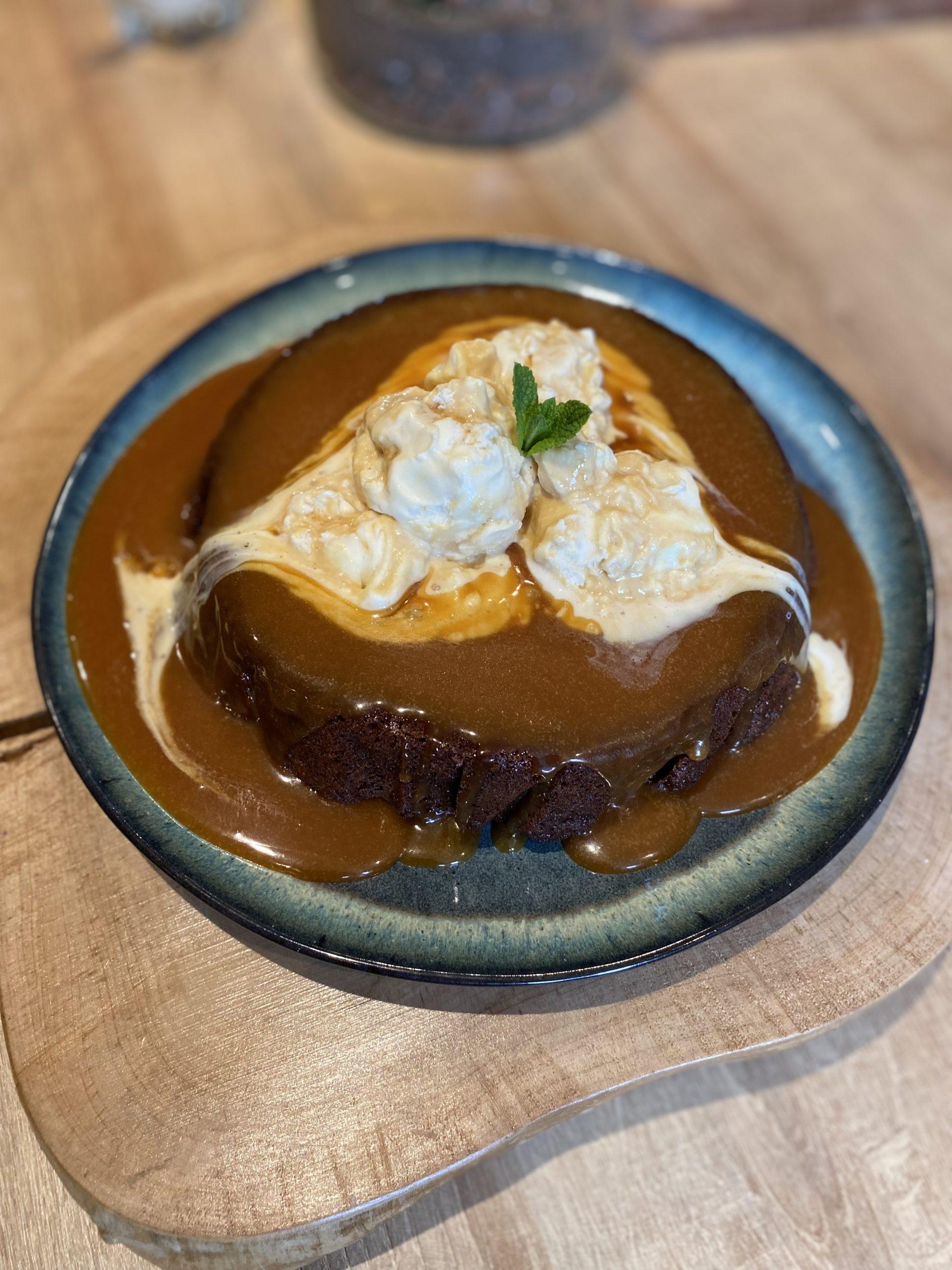 Molten Caramelly Chocolate Brownie Cake