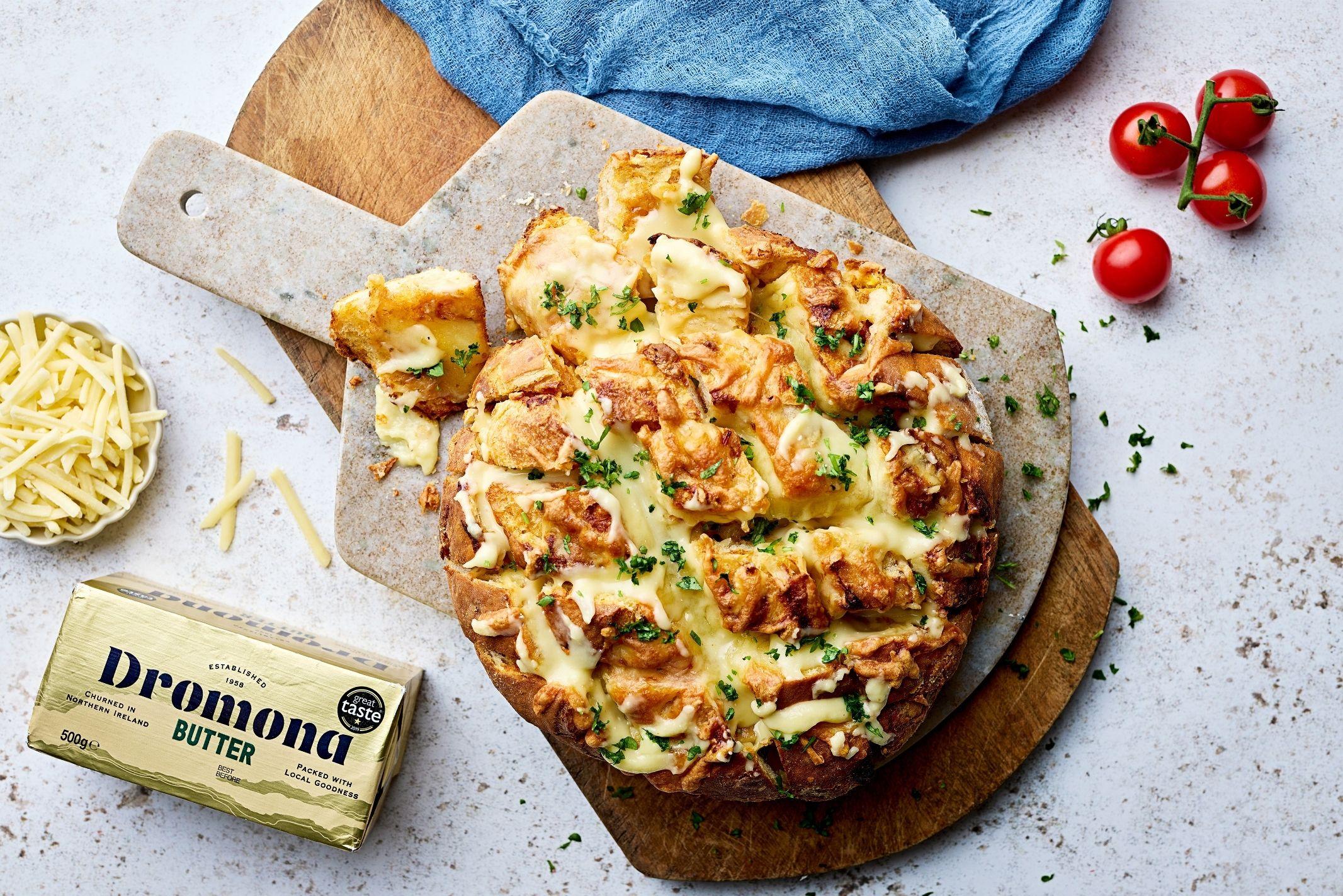 Cheesy BBQ Pull-Apart Bread