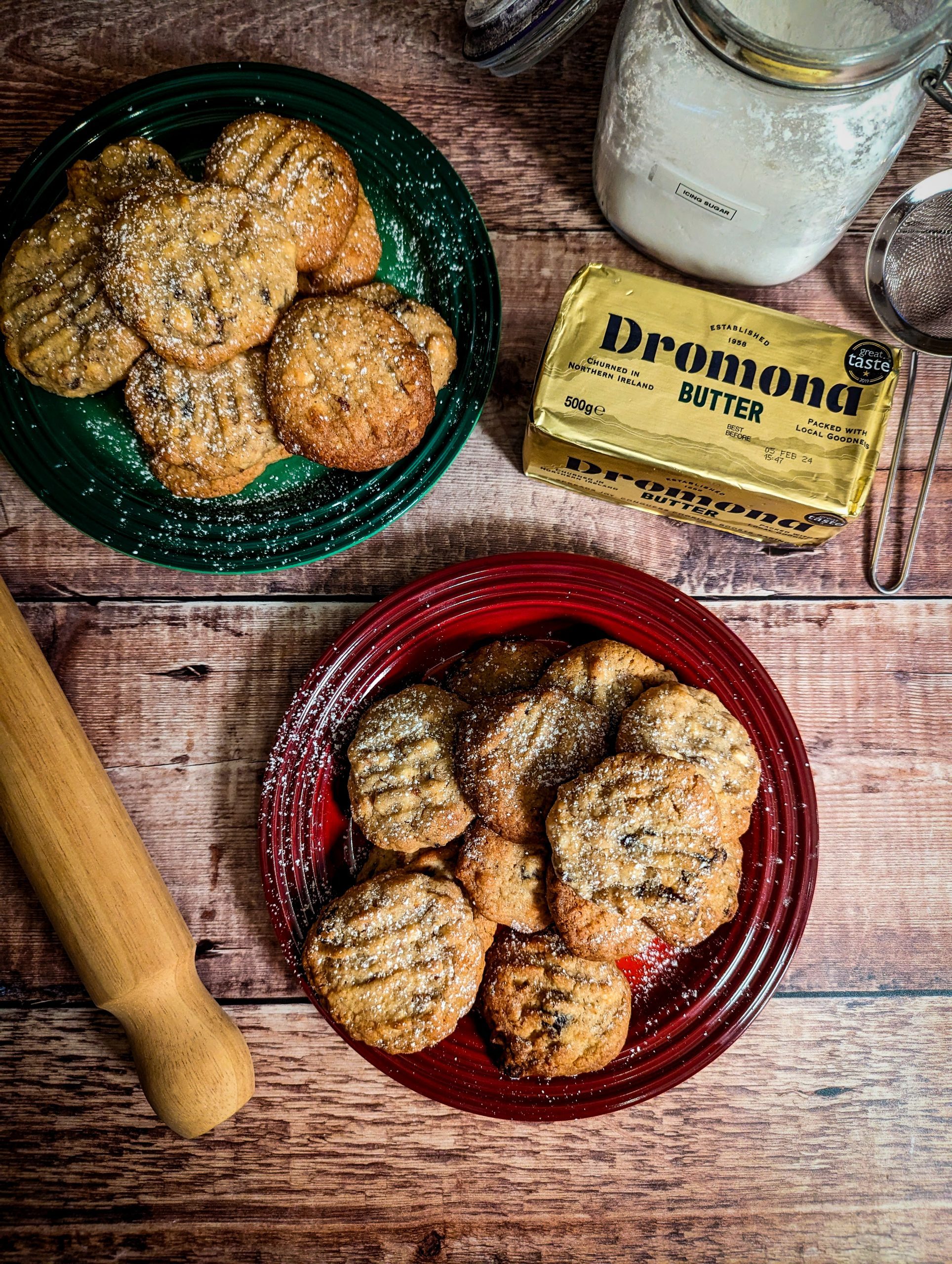 Santa’s White Chocolate Cookies @tantrumsandsaucepans