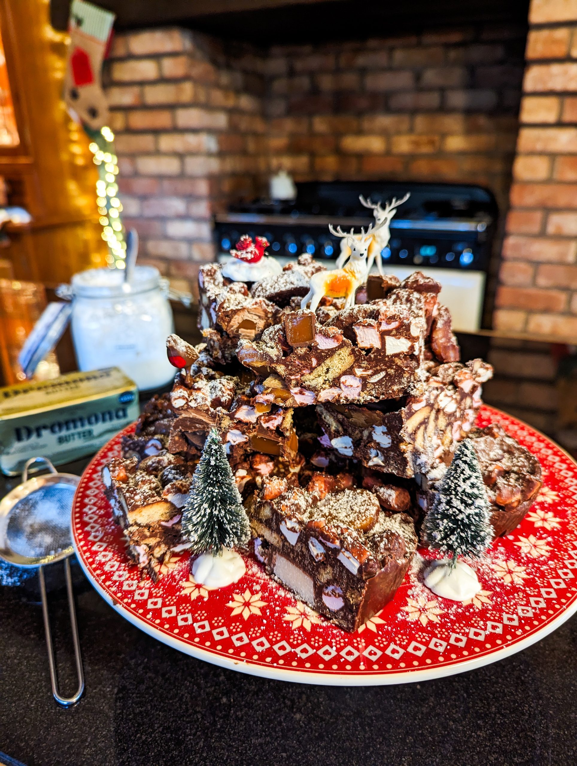Christmas Chocolate Rocky Roads @tantrumsandsaucepans