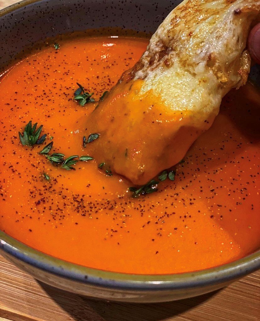 Creamy Tomato Soup with Cheesy Soda Bread by @smoke_shack_ni
